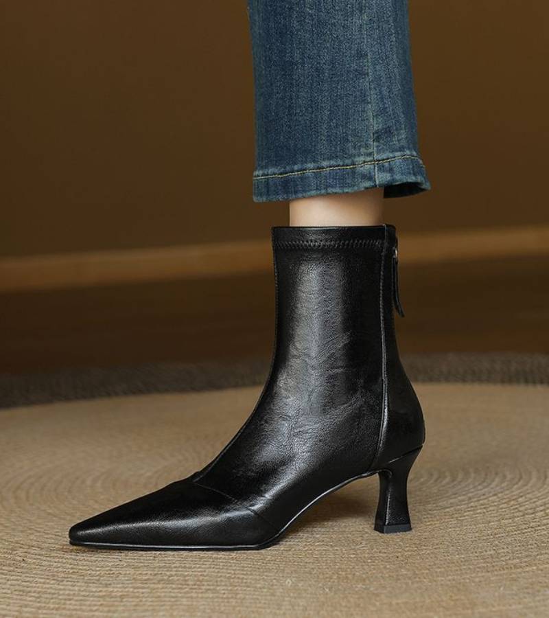 Sanduni - Leather Ankle Boot With Mid-Heel