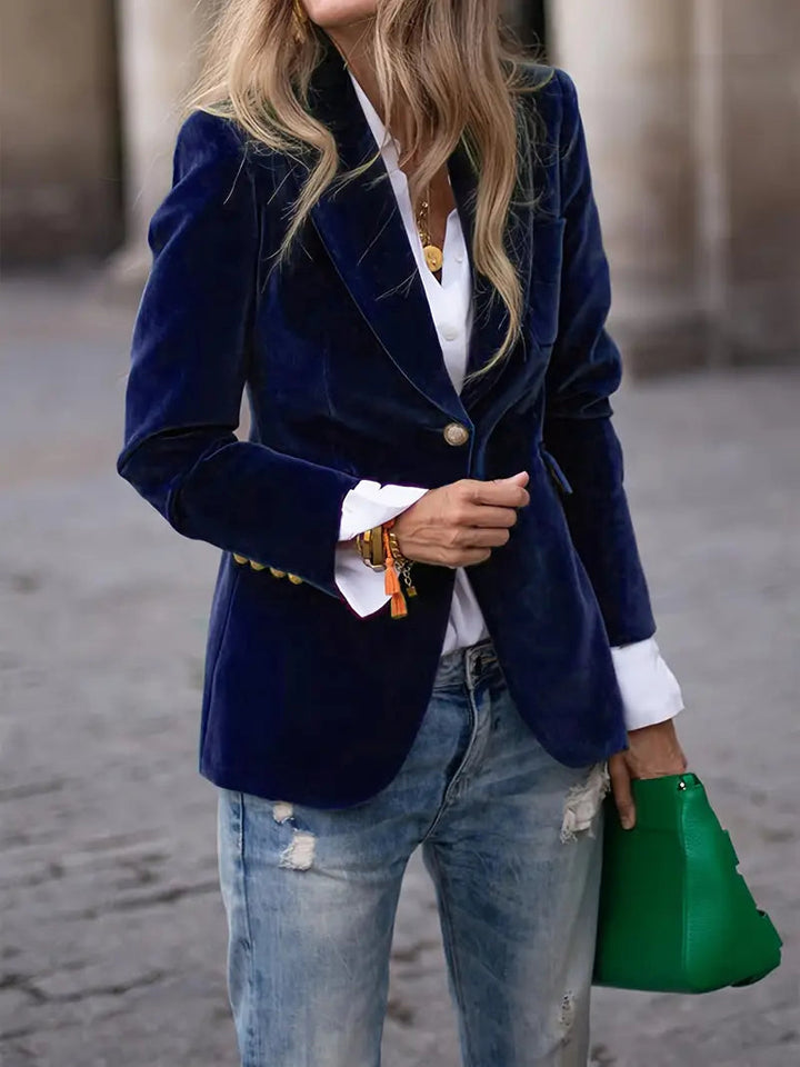 Elīna - Fashionable Velvet Blazer