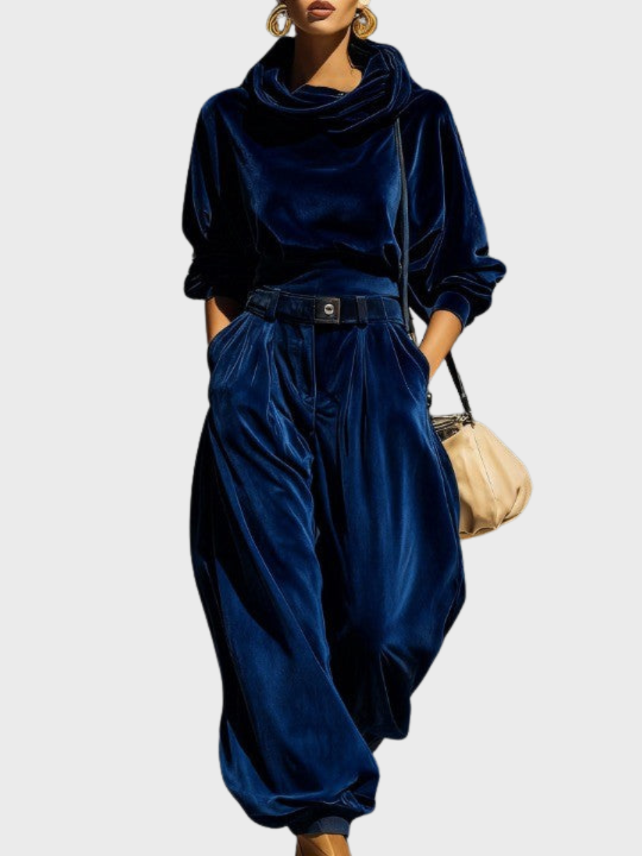 Skaidre - Vintage Velvet Hoodie And Loose Pant Set