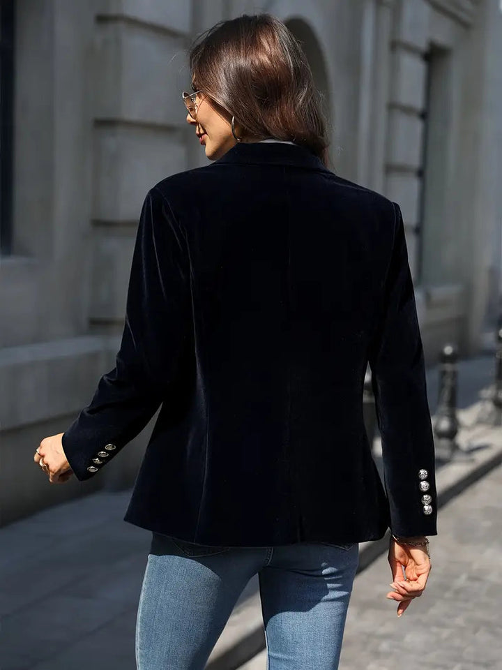 Elīna - Fashionable Velvet Blazer