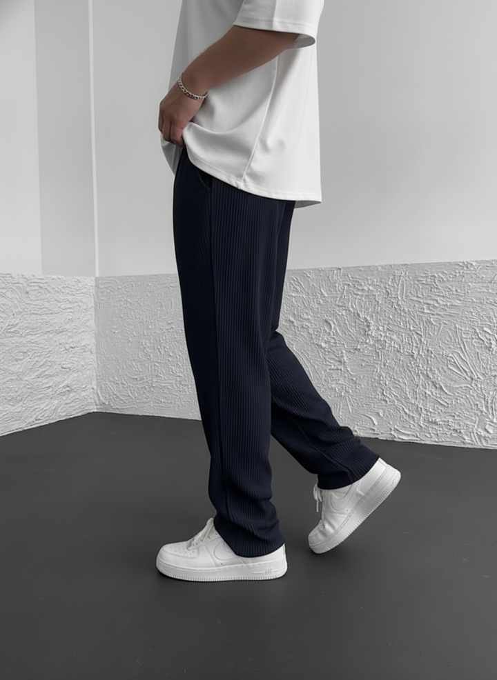 Eliezer - Relaxed Fit Corduroy Pant