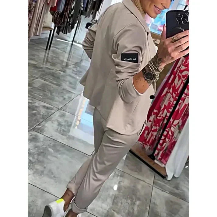 Jocelyne - Elegant Blazer And Trousers Set