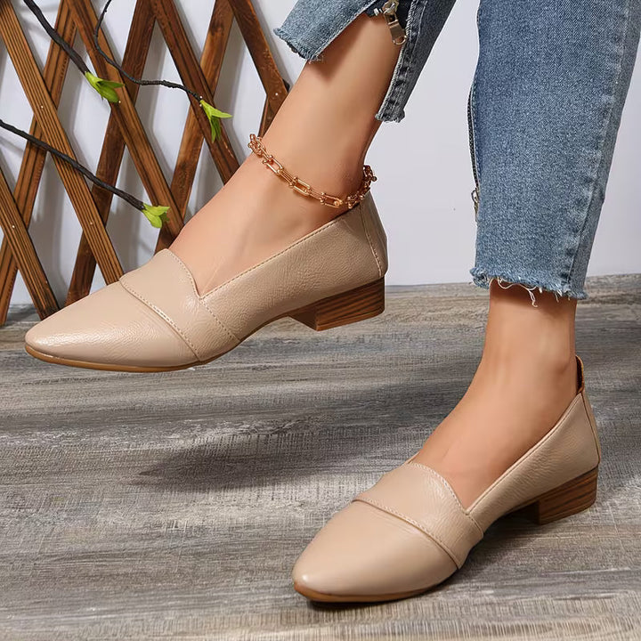 Alannah - Pointed Toe Shoes With Low Heel