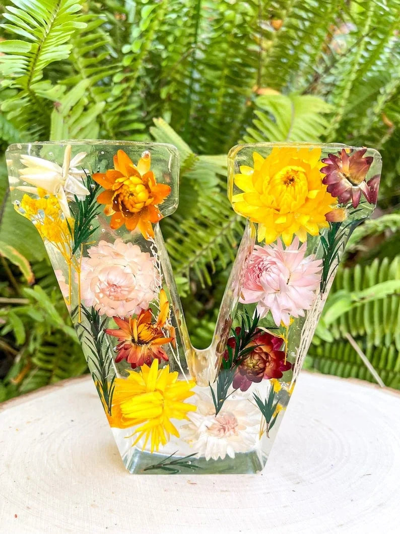 FloraShine - Handmade Flower Resin Night Lamp