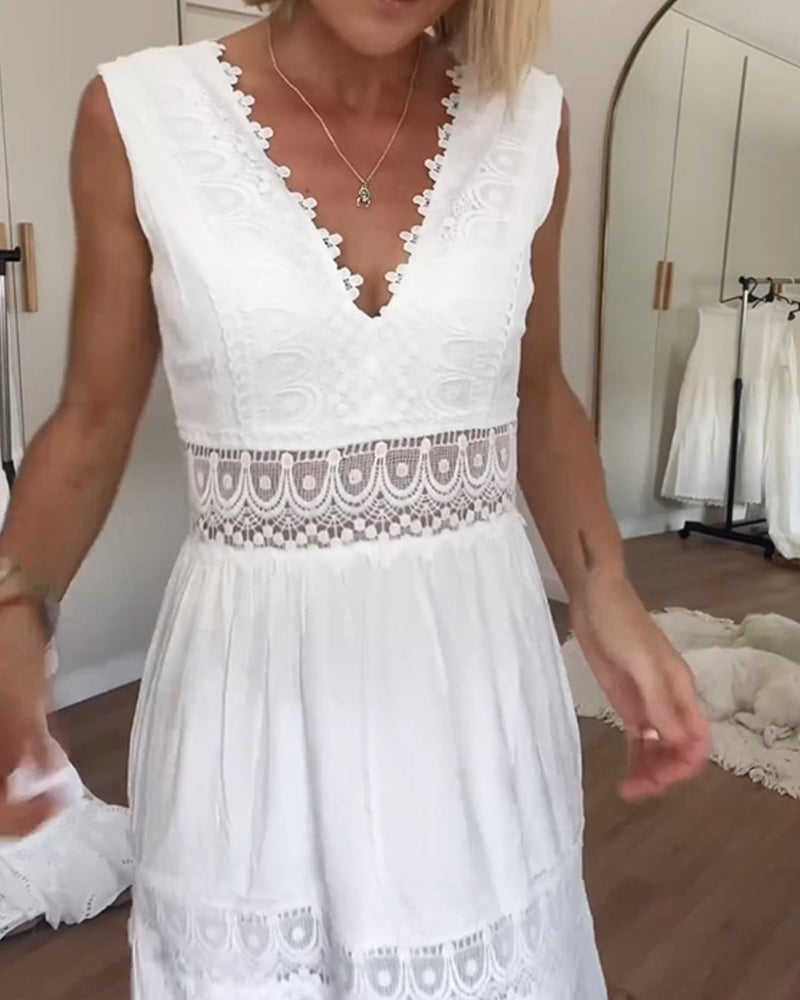 Papakosta - Elegant Sleeveless Lace Dress