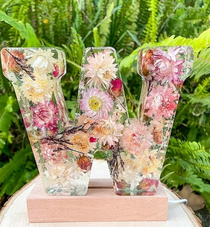 FloraShine - Handmade Flower Resin Night Lamp