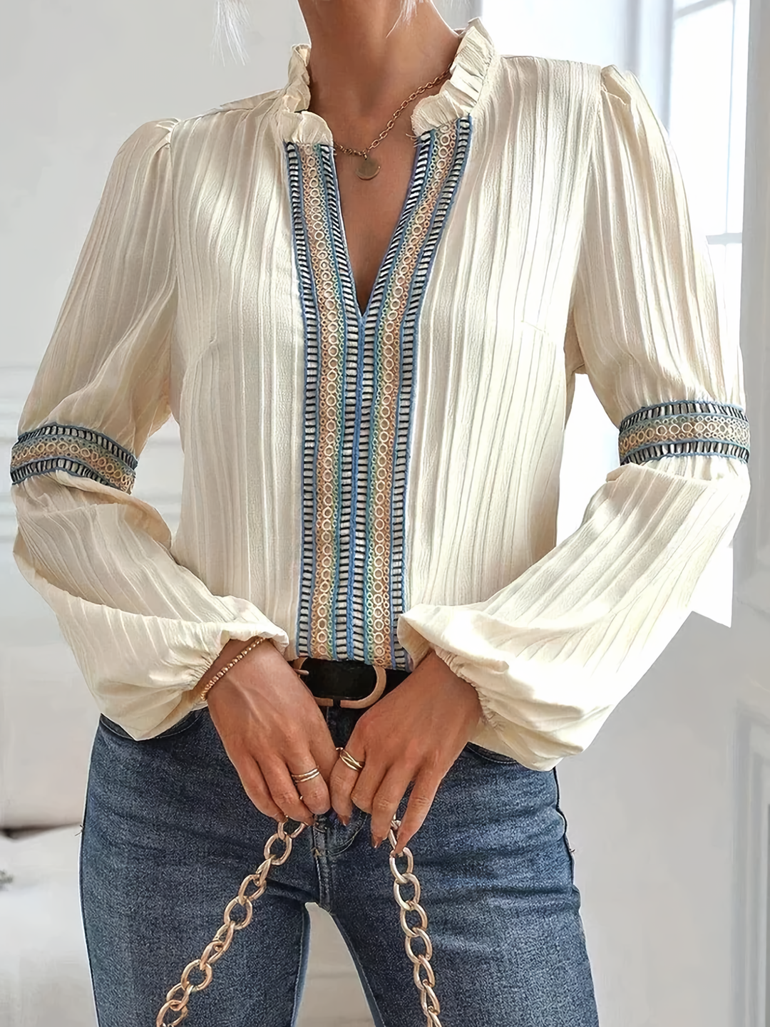Vinca - Elegant Lace Blouse