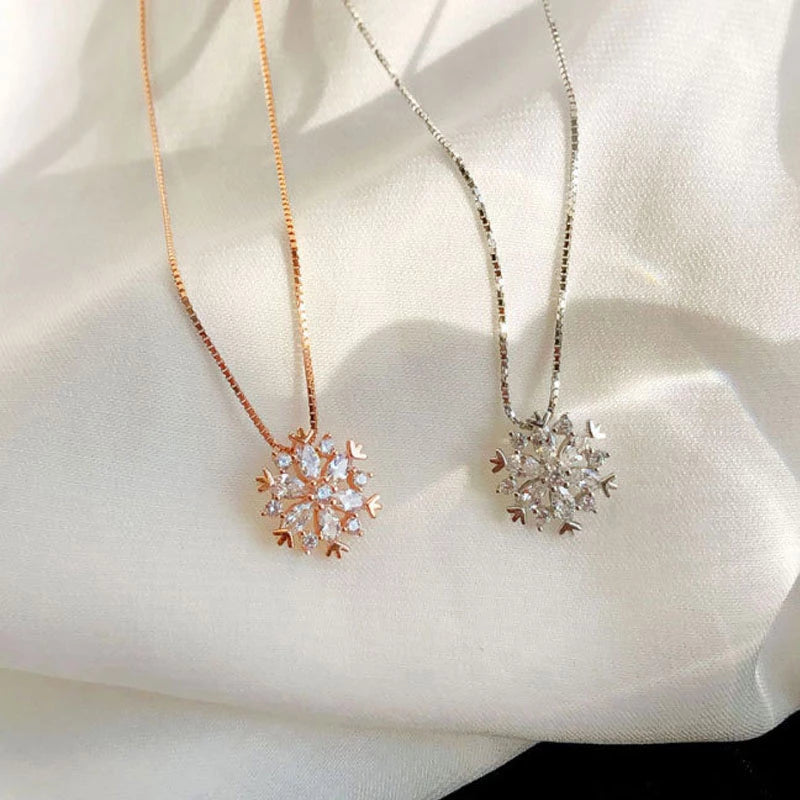 Nyellain - Crystal Necklace with Sparkling Snowflake
