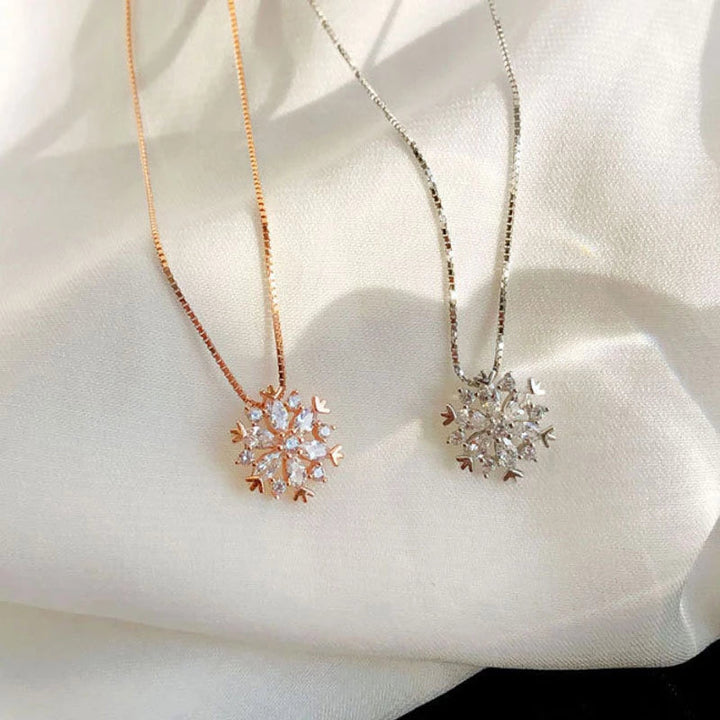 Nyellain - Crystal Necklace with Sparkling Snowflake