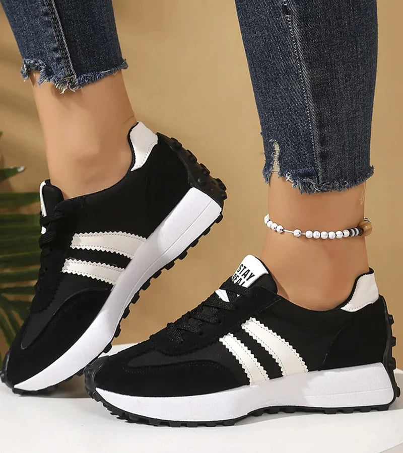 Halima – Comfortable Retro Lace-Up Sneakers
