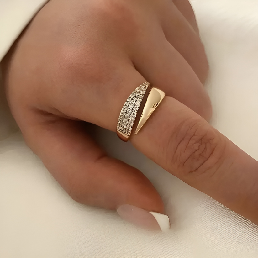 Florie - Elegant Haven Ring