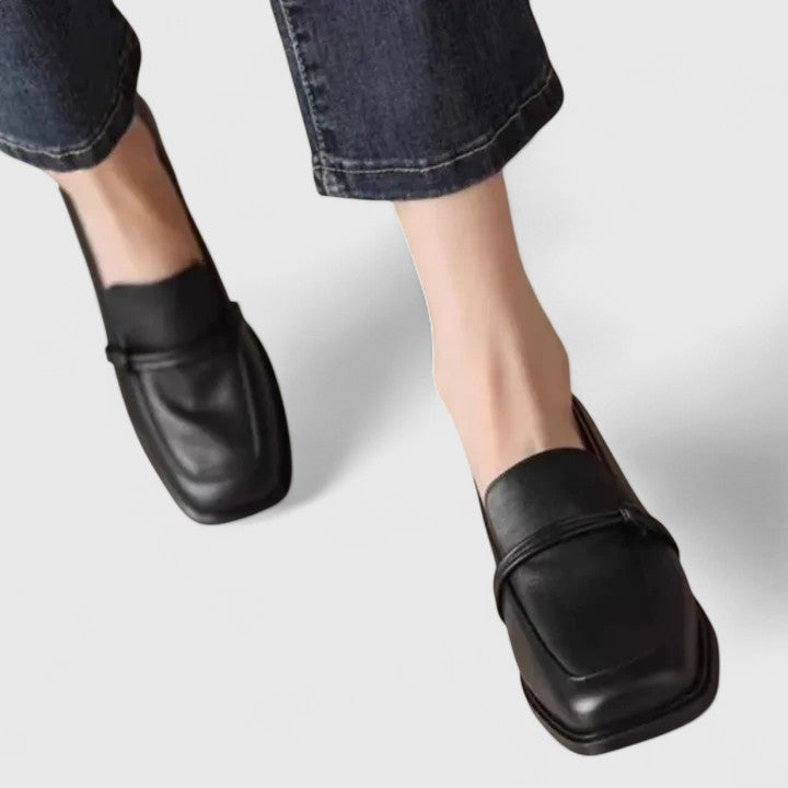 Lilieaiana - Loafers With Square Toe and Block Heel
