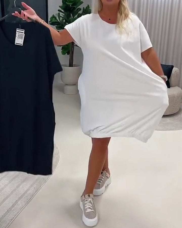 Pretty - Short Sleeved Dress With a Round Neckline