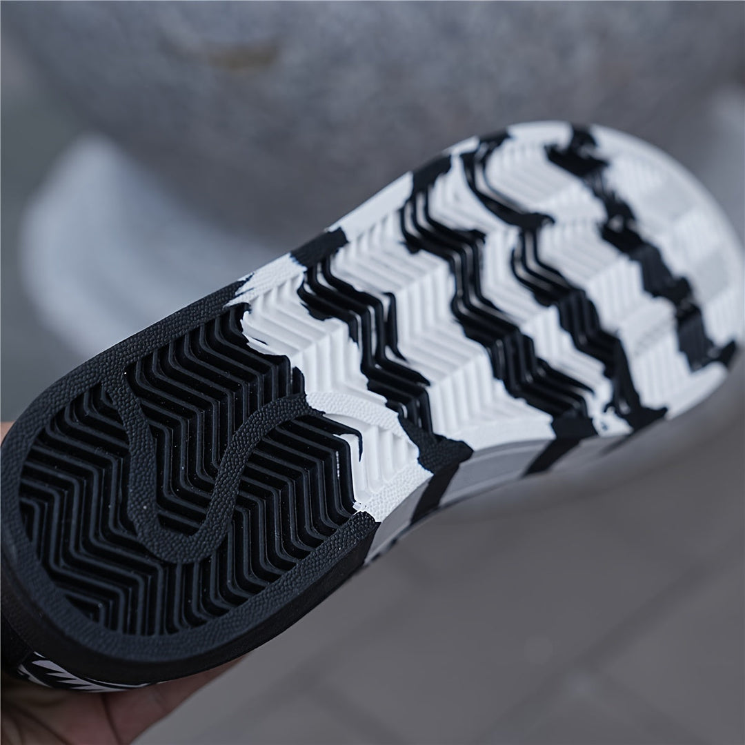 Nalson - Geometric Printed Lace-Up Sneakers