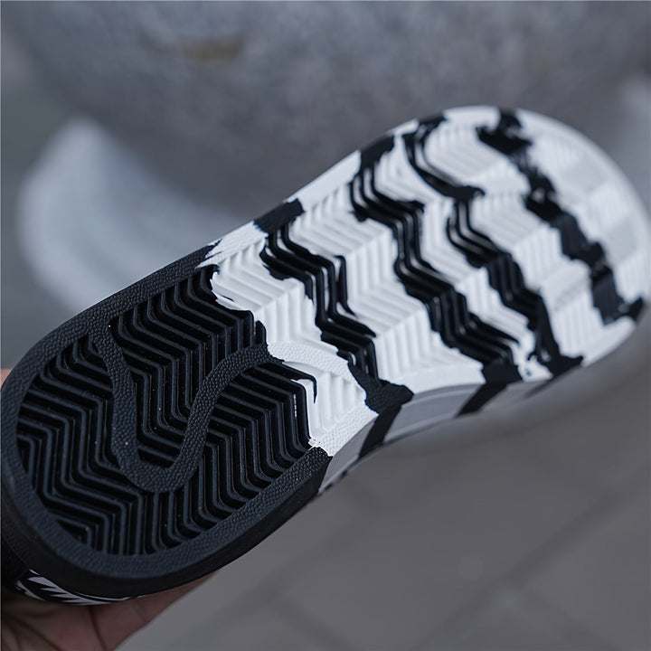 Nalson - Geometric Printed Lace-Up Sneakers