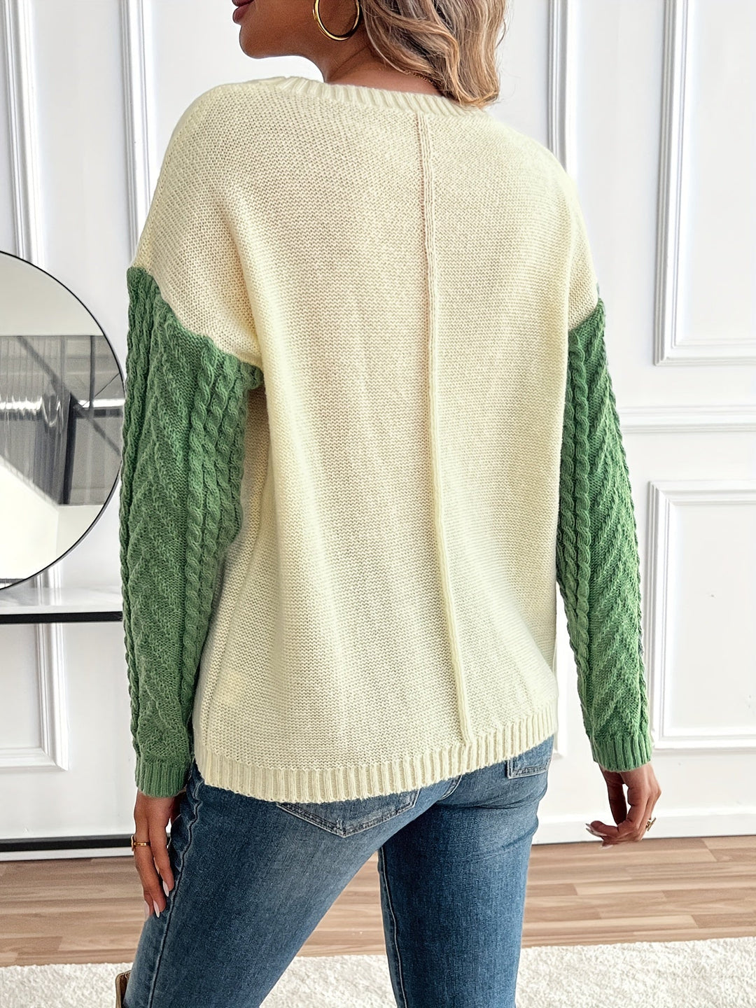 Leonia - Long Sleeves Sweater With Pocket