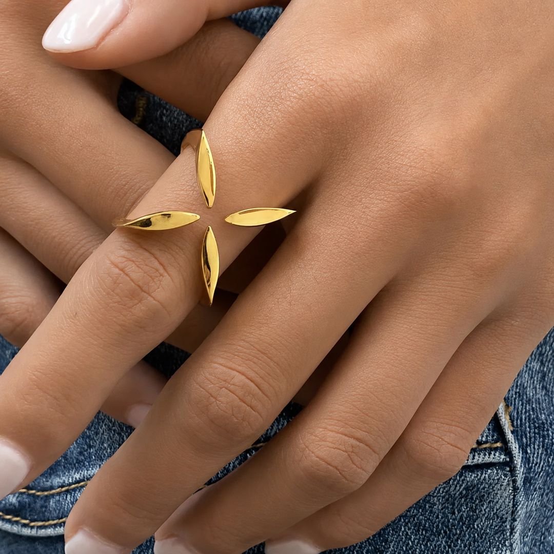 Gerti  - Four Points Sterling Silver Ring