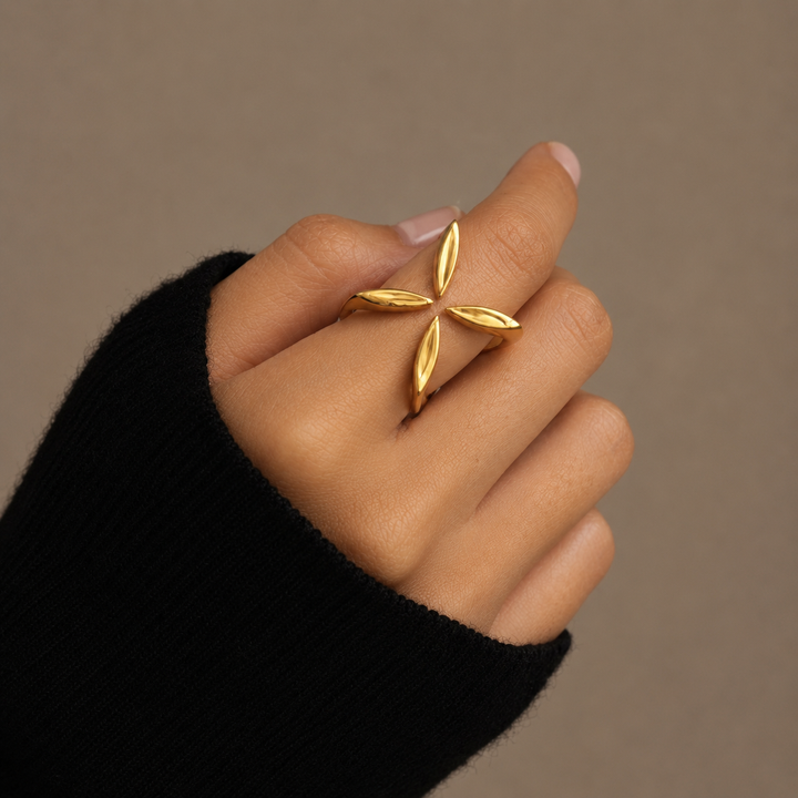 Gerti  - Four Points Sterling Silver Ring