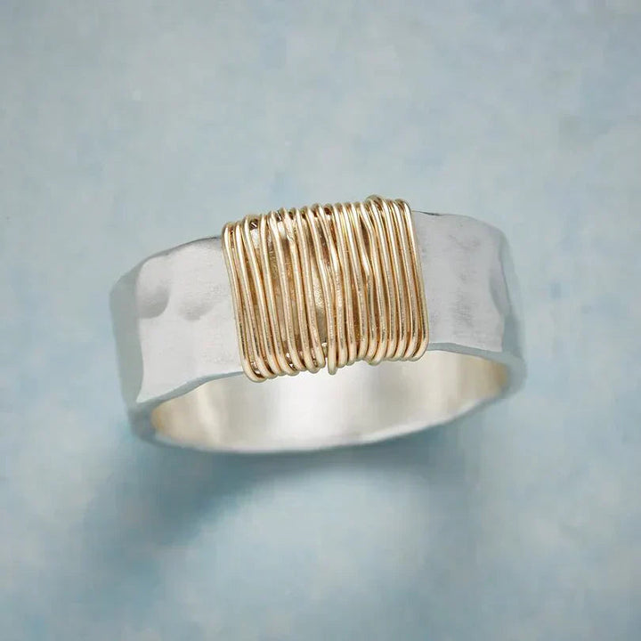 Jaela - Boho Ring With Golden Threads