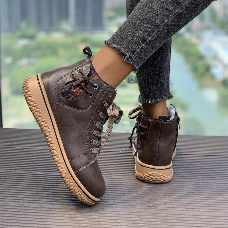 Noline - Comfortable Lace Up Ankle Boot