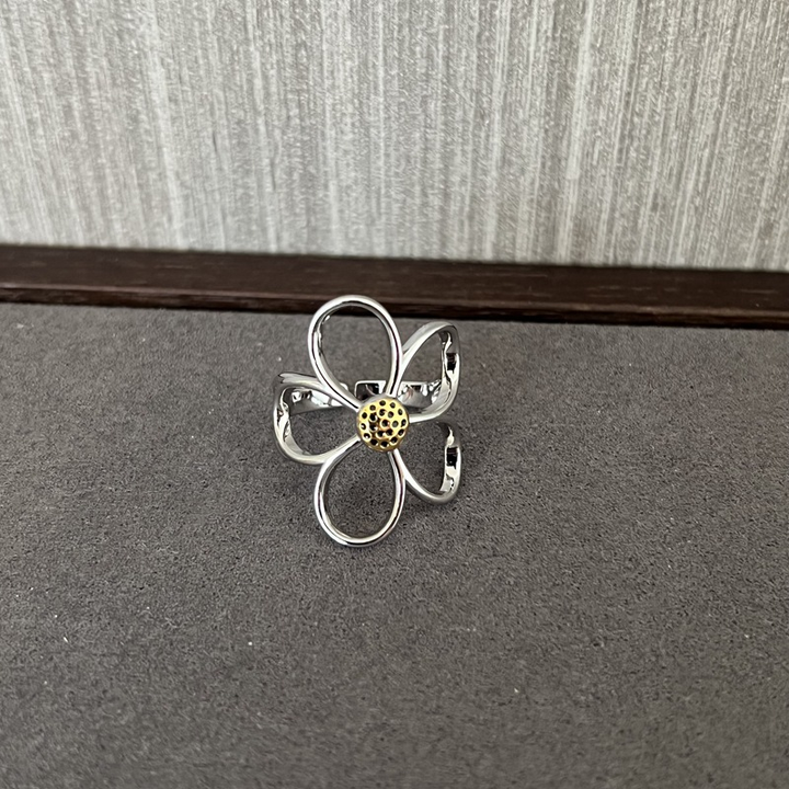 Nakoa - Sun Bound Sterling Silver Petal Ring