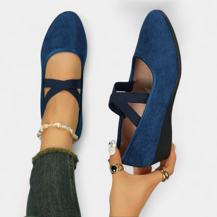Eniola - Comfortable Sneakers With Strap