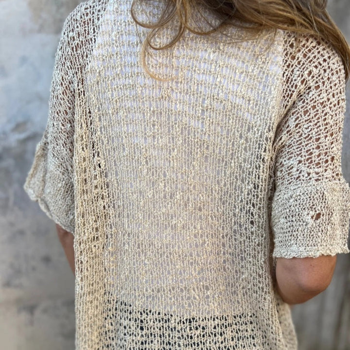 Hania - knitted Top With one Button