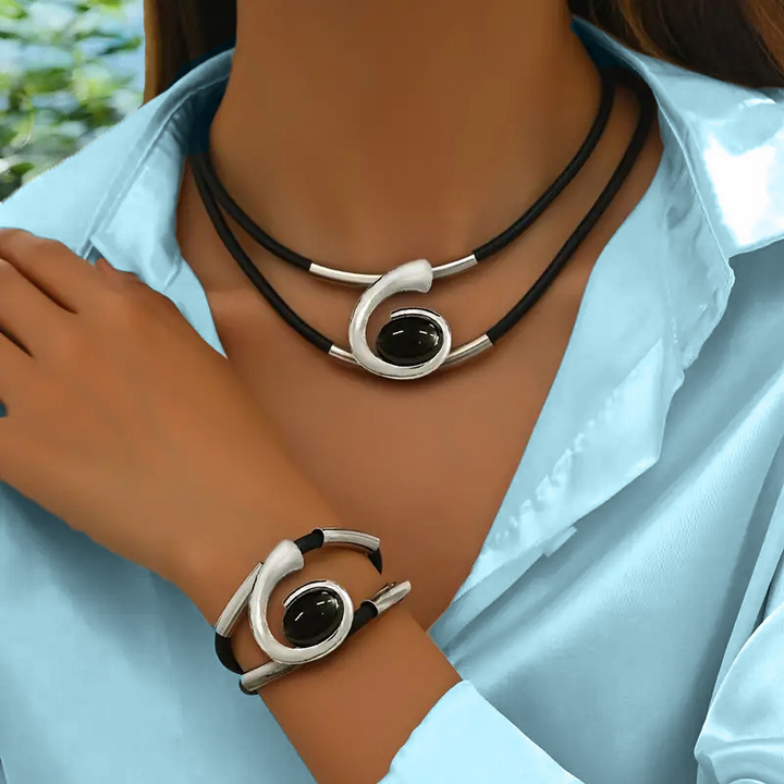 Brisia - Vintage Boho Necklace And Bracelet Set