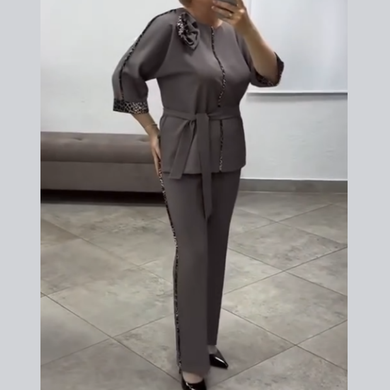 Ivanka - Elegant Two-Piece Set With Leopard Print