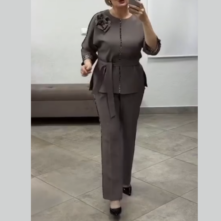 Ivanka - Elegant Two-Piece Set With Leopard Print
